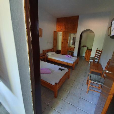 Dionisos Studios And Apts Skiathos Koukounaries Ngoại thất bức ảnh