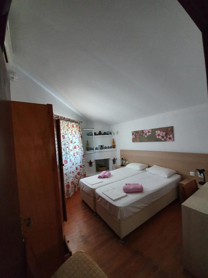 Dionisos Studios And Apts Skiathos Koukounaries Ngoại thất bức ảnh