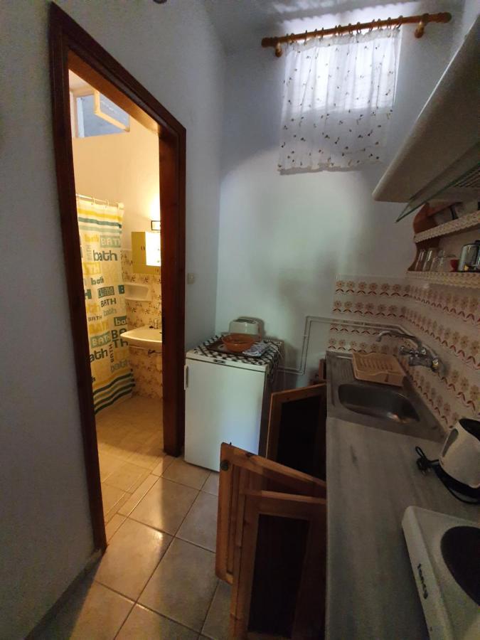 Dionisos Studios And Apts Skiathos Koukounaries Ngoại thất bức ảnh