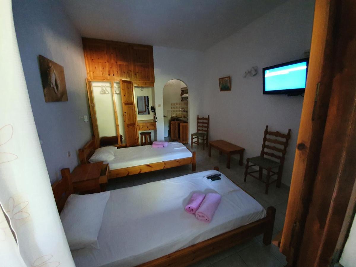 Dionisos Studios And Apts Skiathos Koukounaries Ngoại thất bức ảnh