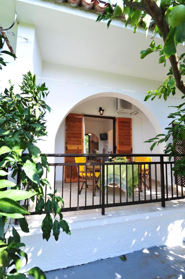 Dionisos Studios And Apts Skiathos Koukounaries Ngoại thất bức ảnh
